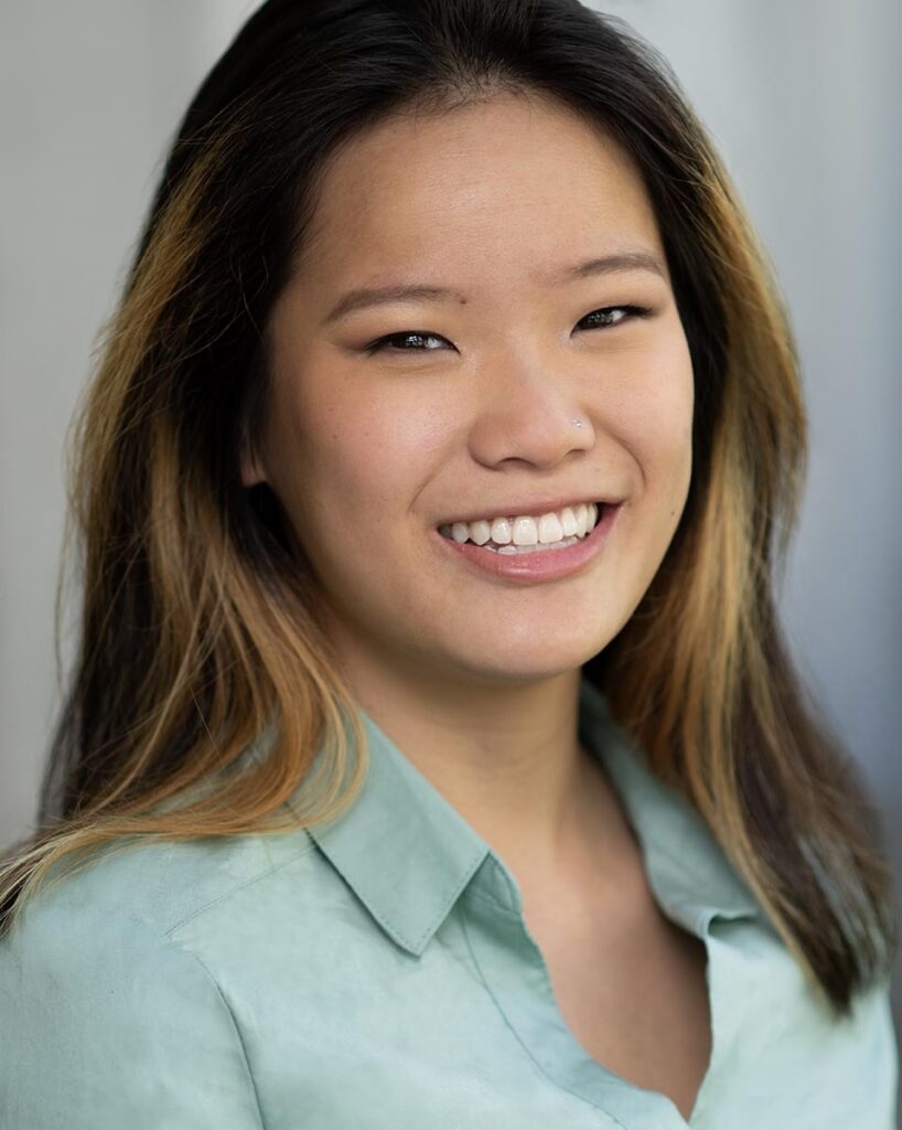 WEB Vanessa Hathaway Headshot RGZ4898 2.jpg nggid0102000001070 ngg0dyn 959x1200 00f0w010c010r110f110r010t010